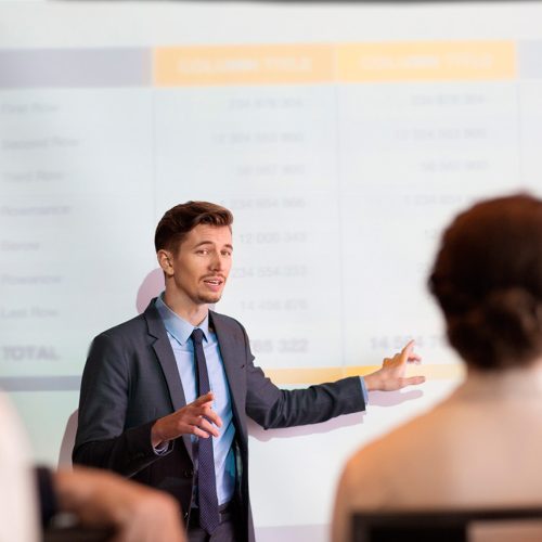 La formación como salida para los parados de larga duración