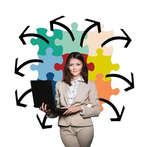 businesswoman-2822601_640